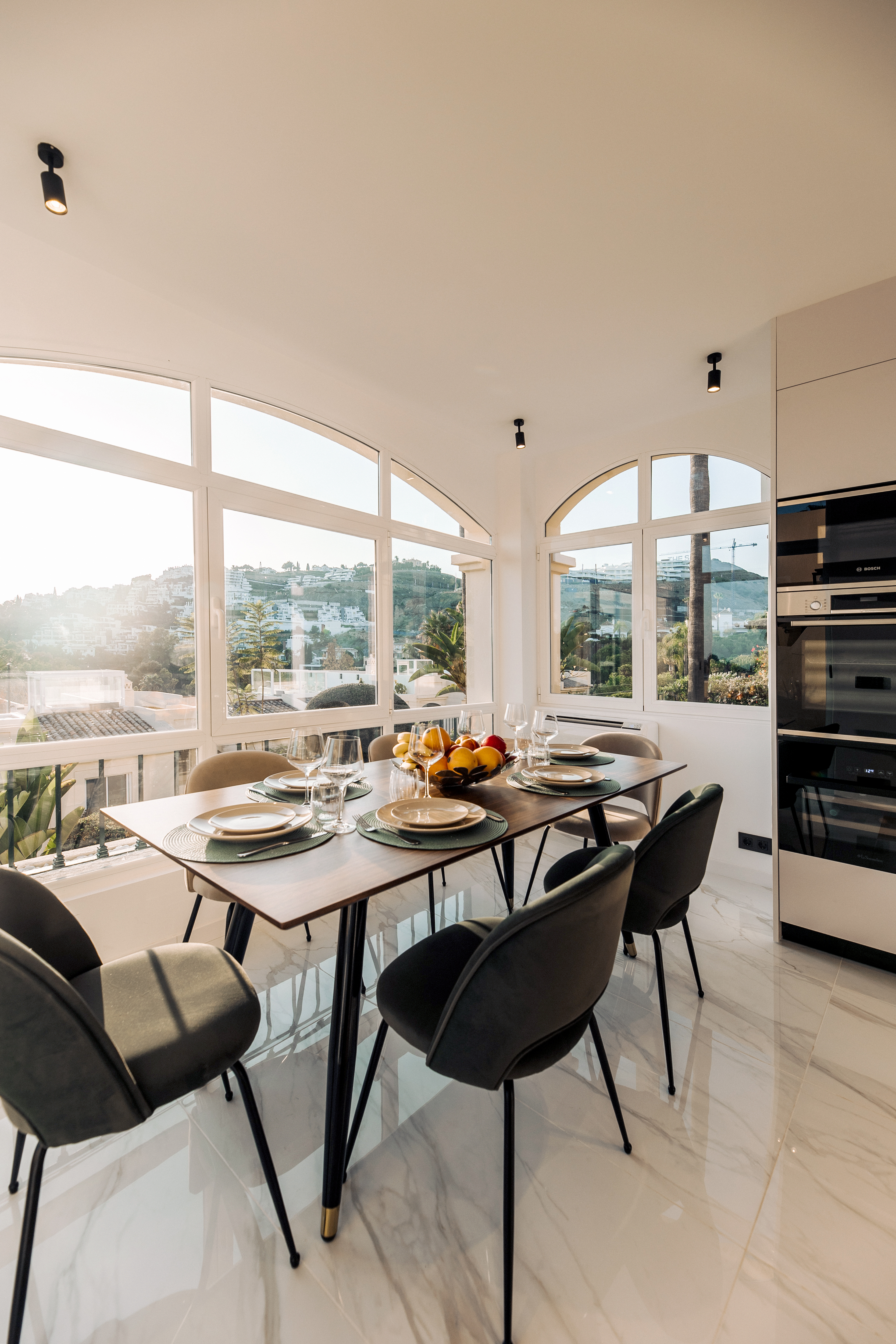 Modern 3-Bedroom Apartment with Rooftop and Sea Views
