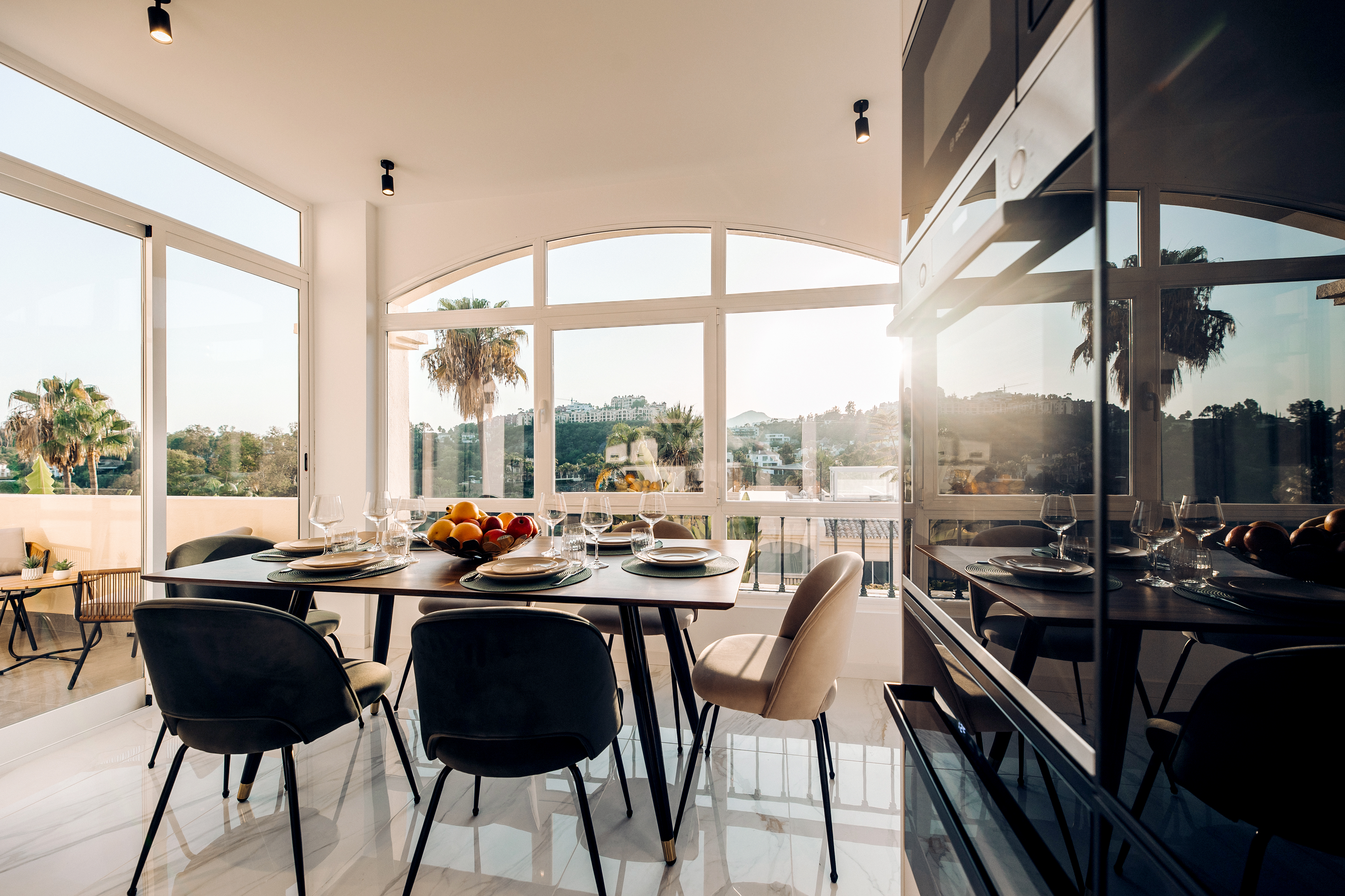 Modern 3-Bedroom Apartment with Rooftop and Sea Views