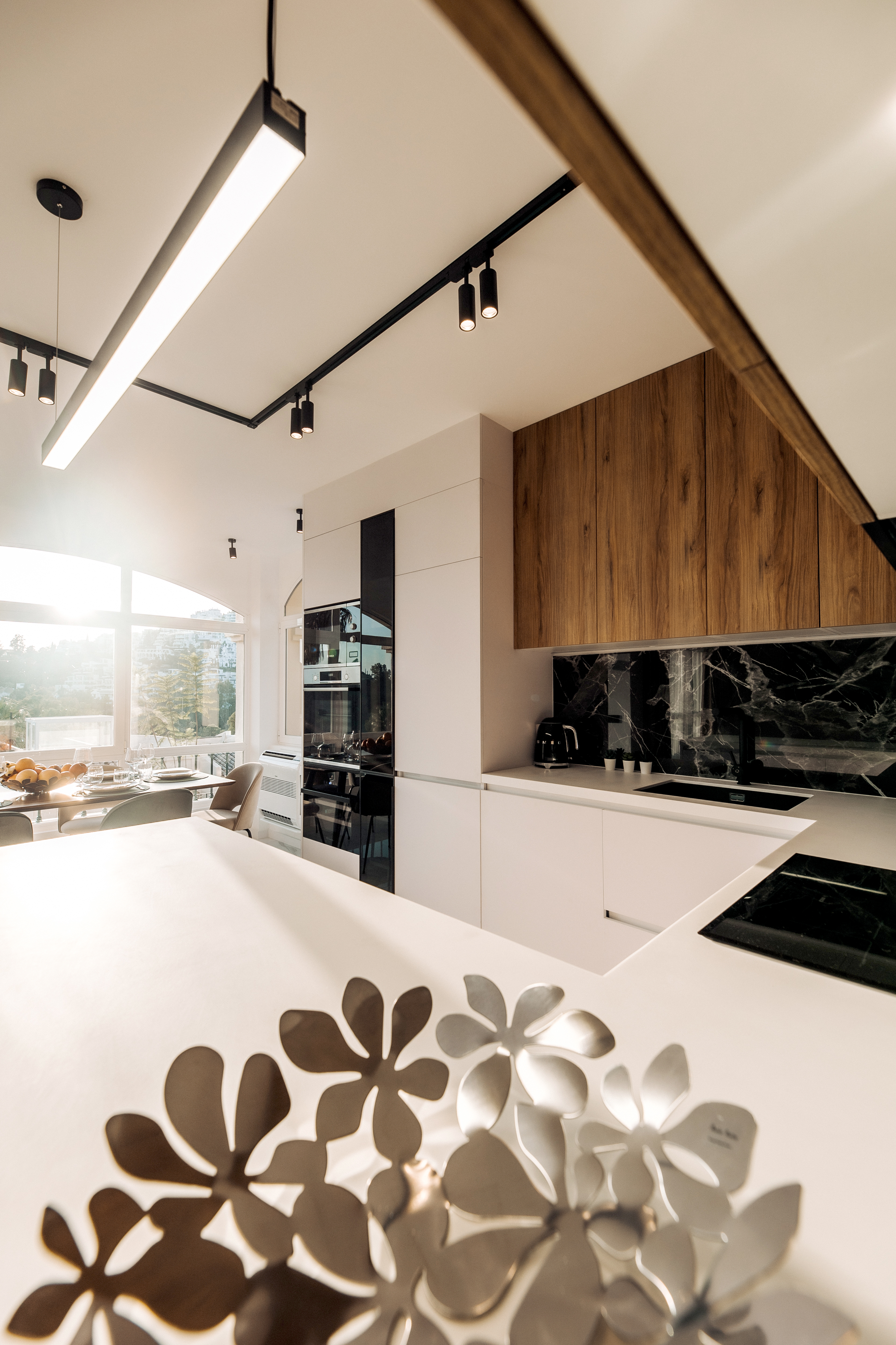 Modern 3-Bedroom Apartment with Rooftop and Sea Views