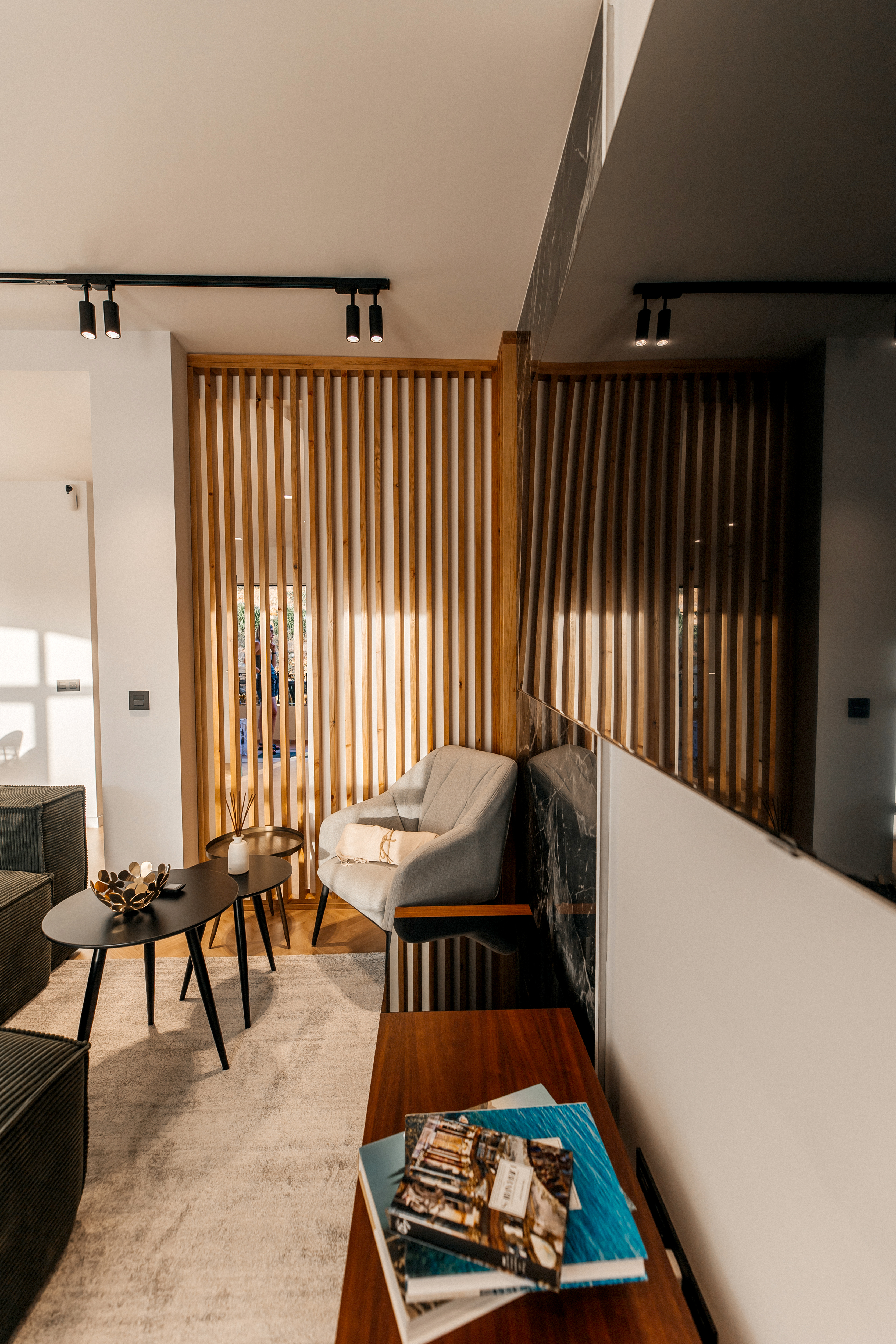 Modern 3-Bedroom Apartment with Rooftop and Sea Views