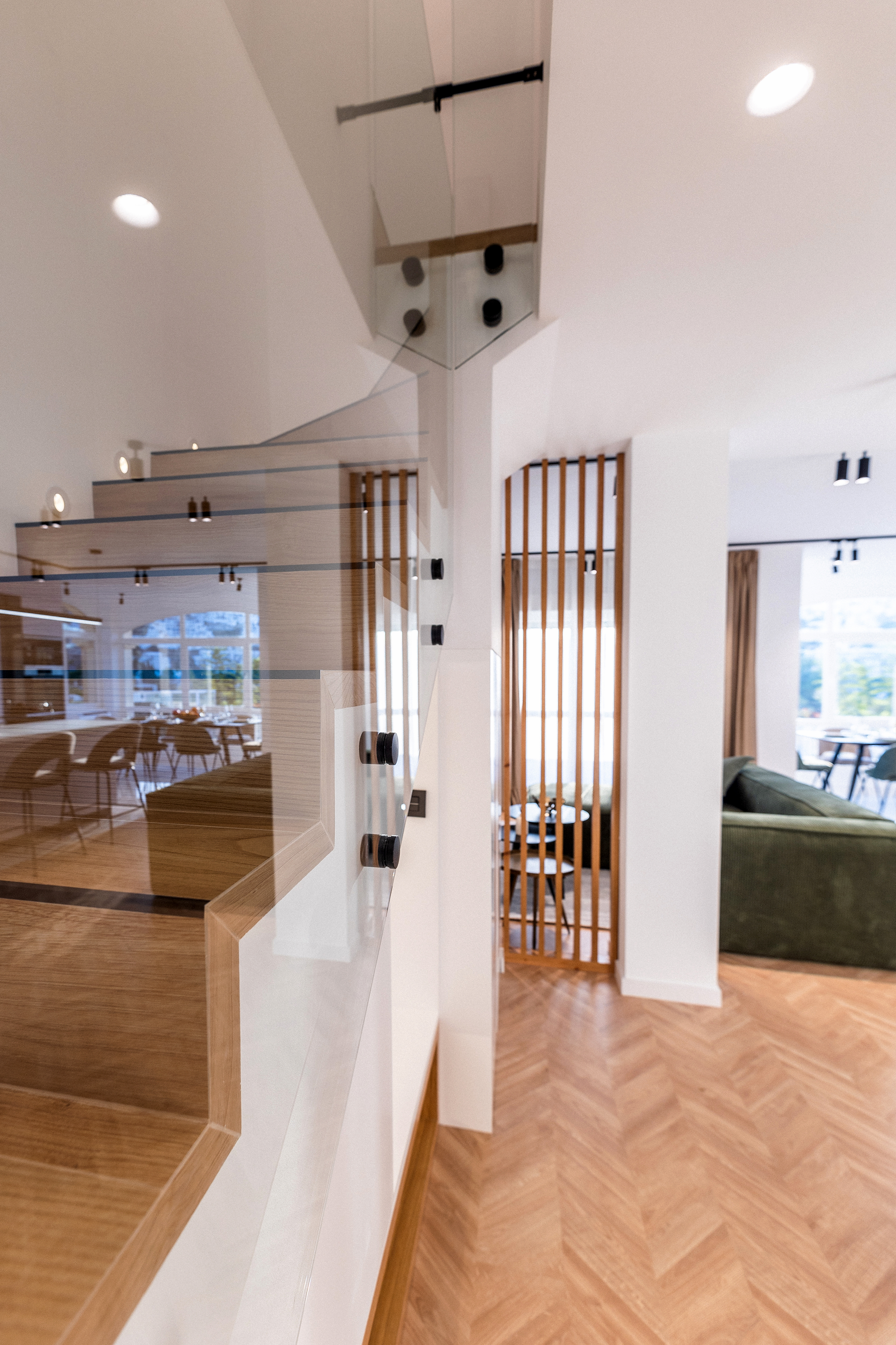Modern 3-Bedroom Apartment with Rooftop and Sea Views