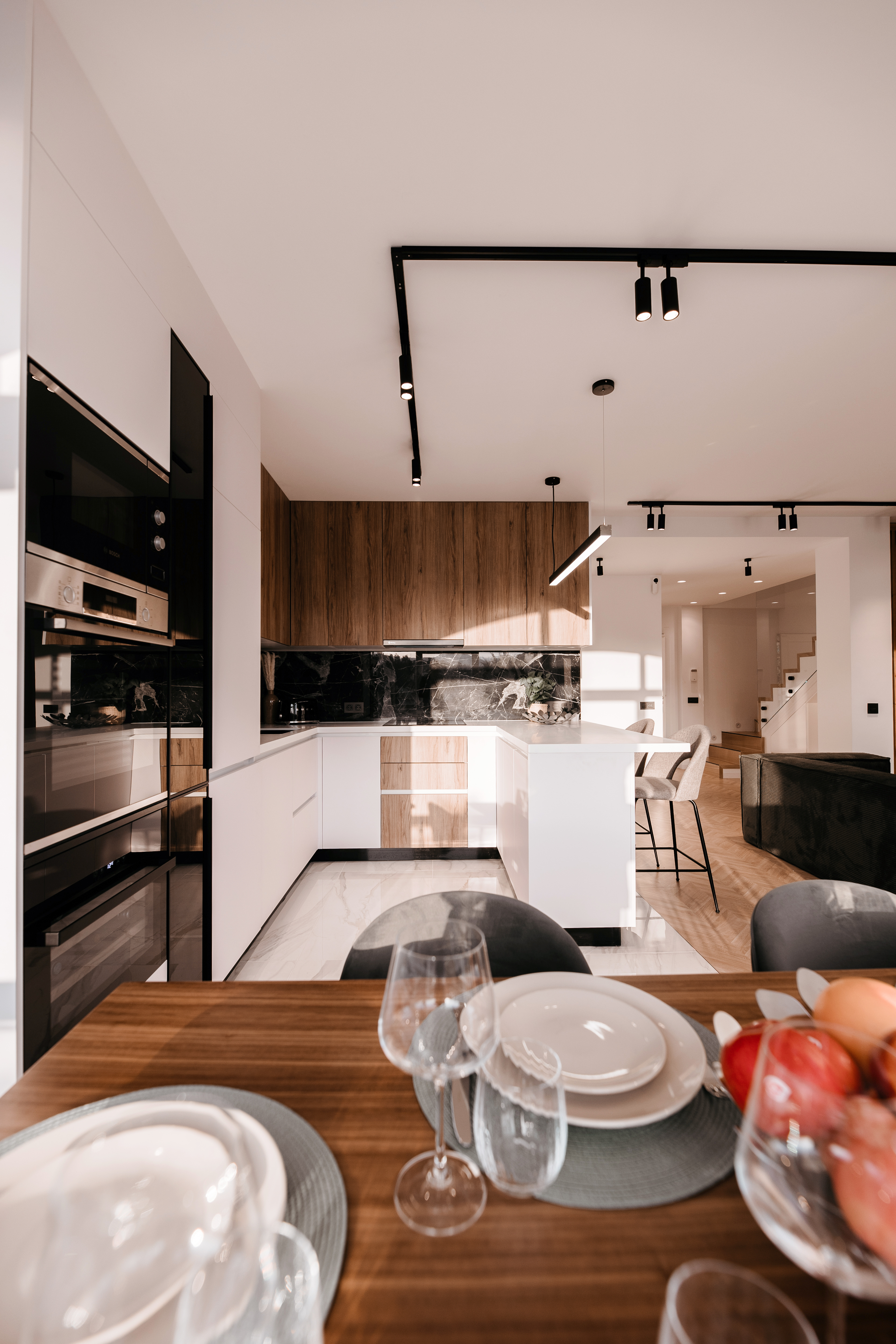 Modern 3-Bedroom Apartment with Rooftop and Sea Views