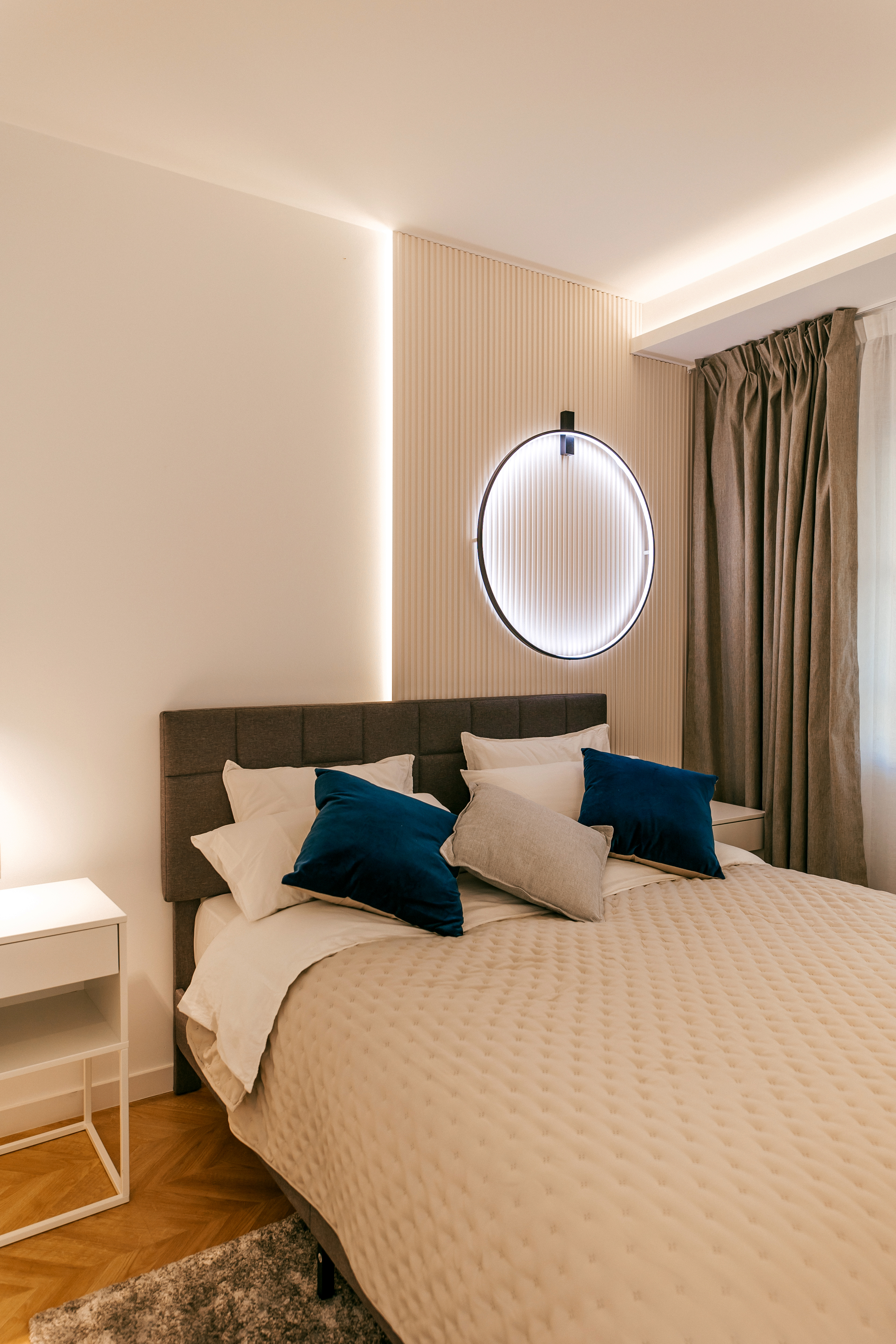 Modern 3-Bedroom Apartment with Rooftop and Sea Views