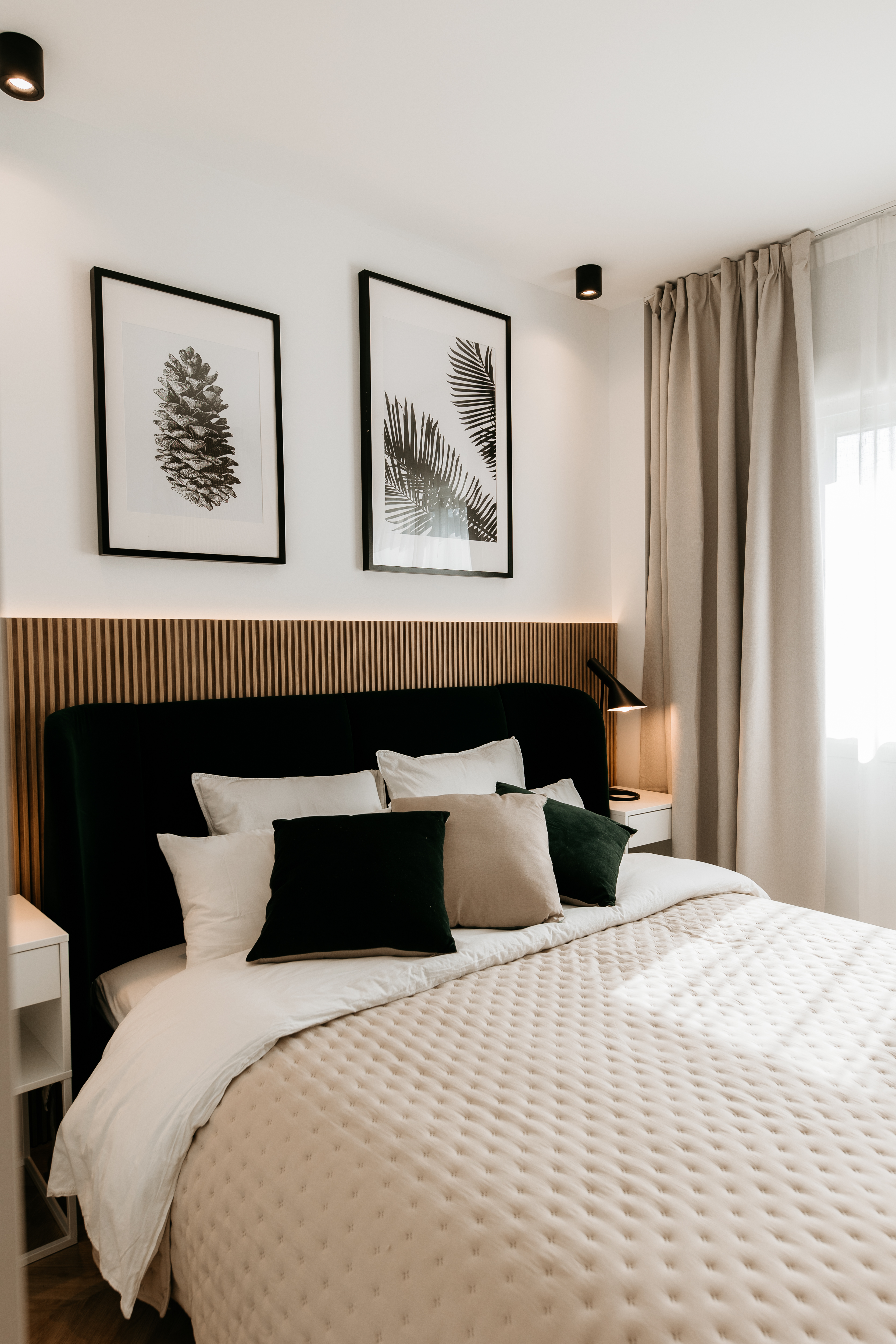 Modern 3-Bedroom Apartment with Rooftop and Sea Views