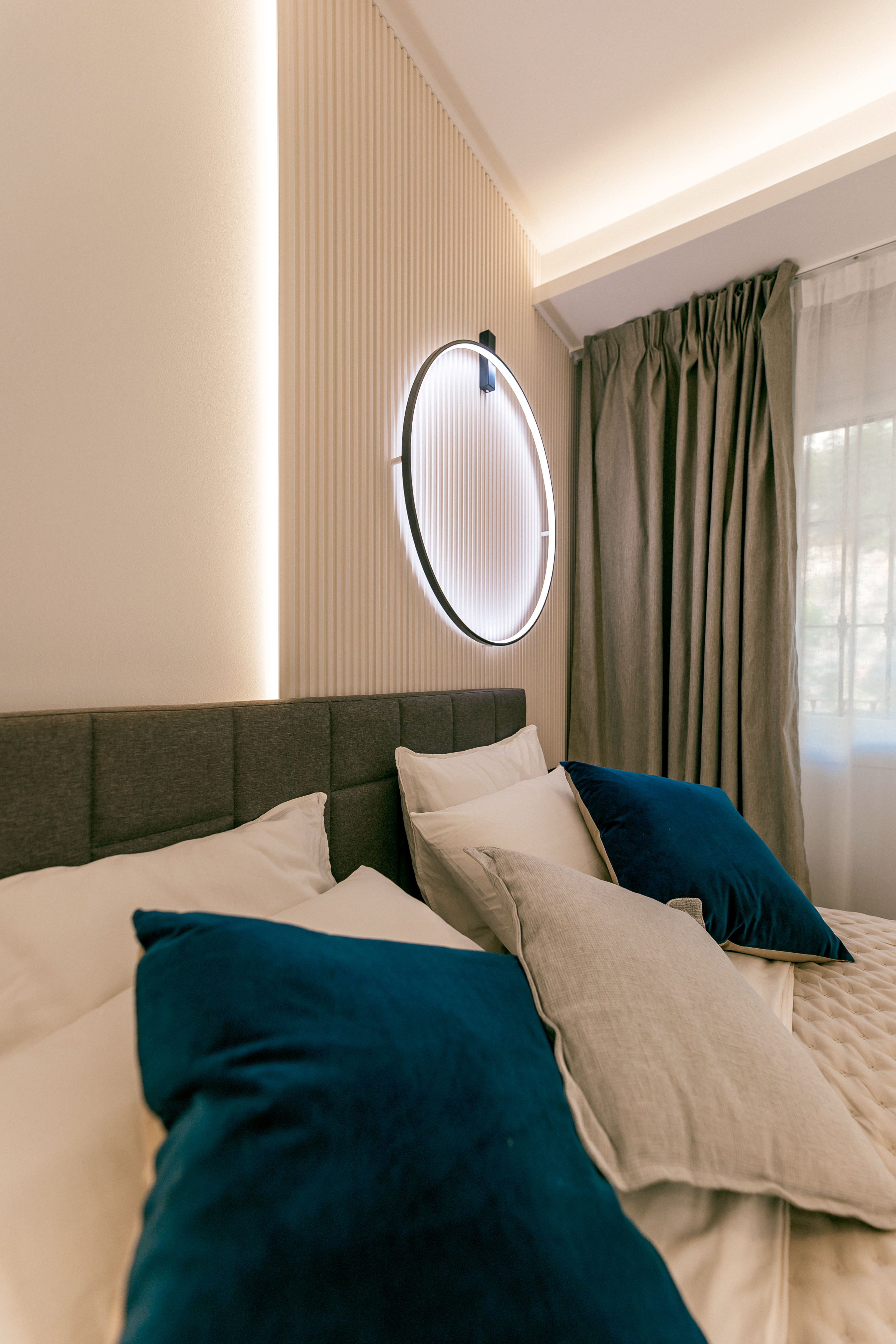Modern 3-Bedroom Apartment with Rooftop and Sea Views