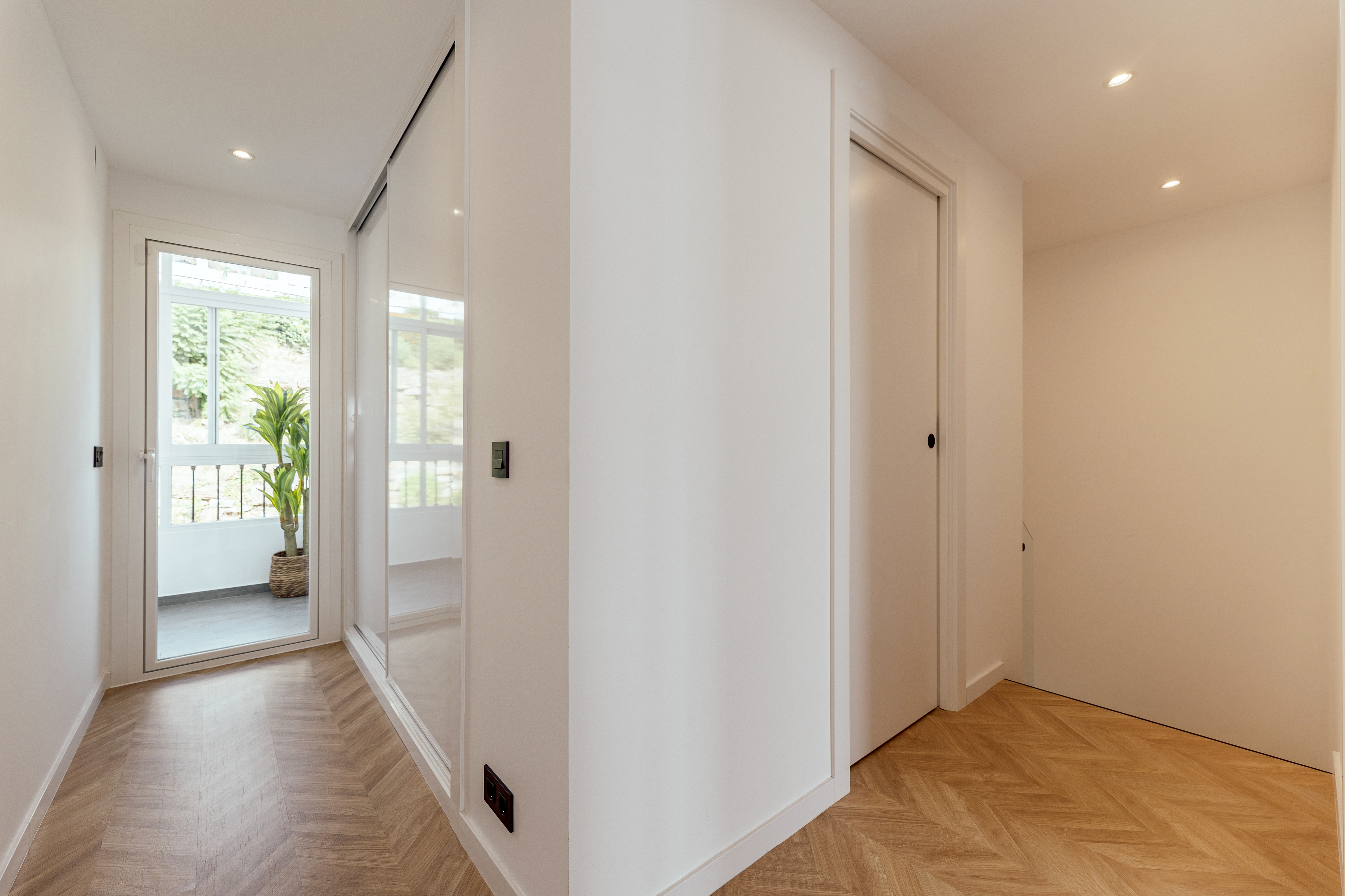Modern 3-Bedroom Apartment with Rooftop and Sea Views