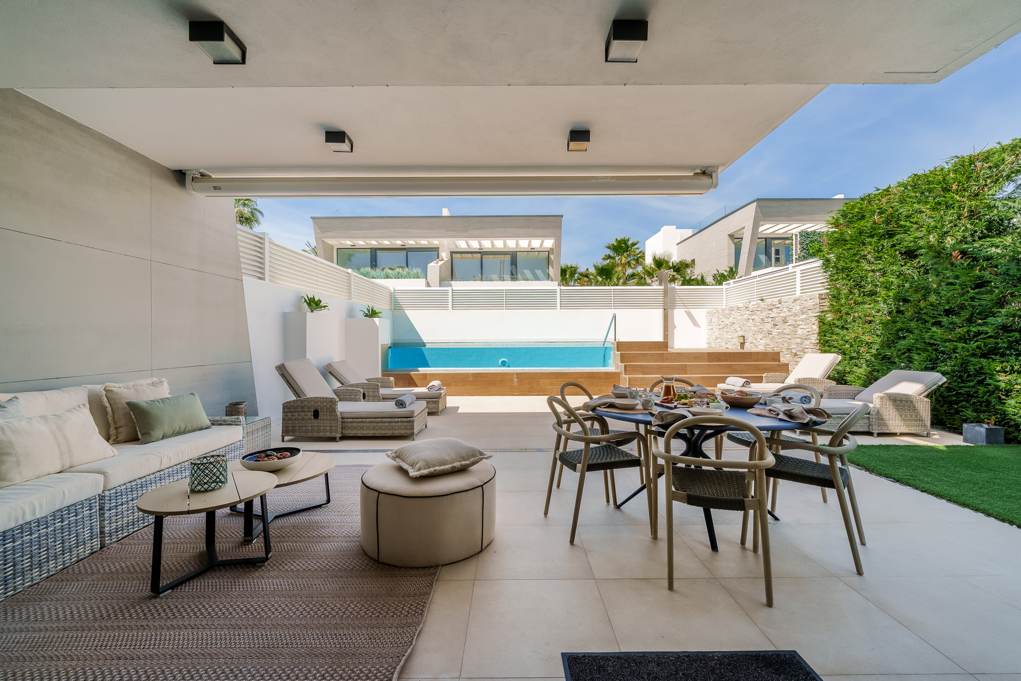 Modern Elegance Steps from Puerto Banús