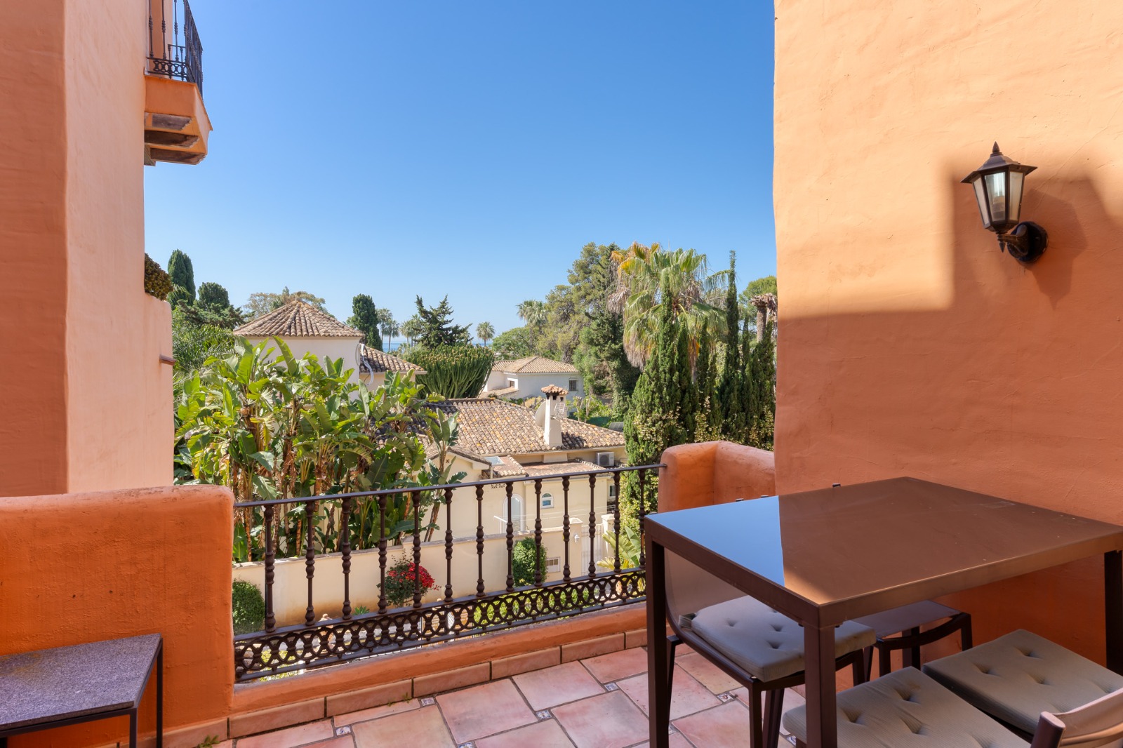 Elegant Duplex with Spacious Terraces and a Relaxed Coastal Lifestyle