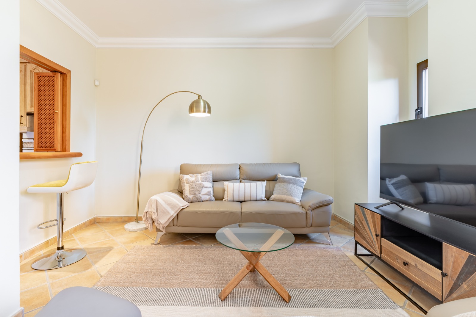 Elegant Duplex with Spacious Terraces and a Relaxed Coastal Lifestyle
