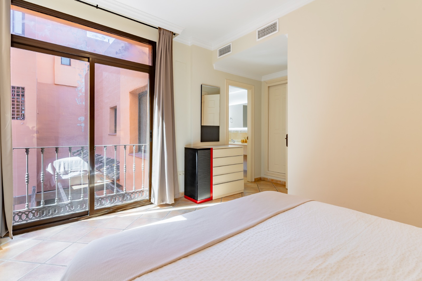 Elegant Duplex with Spacious Terraces and a Relaxed Coastal Lifestyle