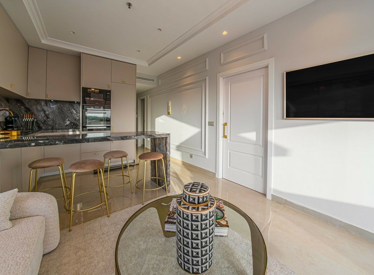 Elegant Duplex Penthouse on Marbella’s Golden Mile