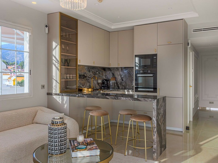 Elegant Duplex Penthouse on Marbella’s Golden Mile