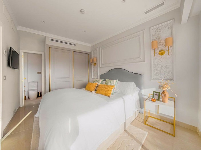 Elegant Duplex Penthouse on Marbella’s Golden Mile