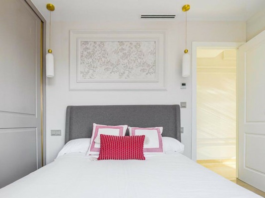 Elegant Duplex Penthouse on Marbella’s Golden Mile