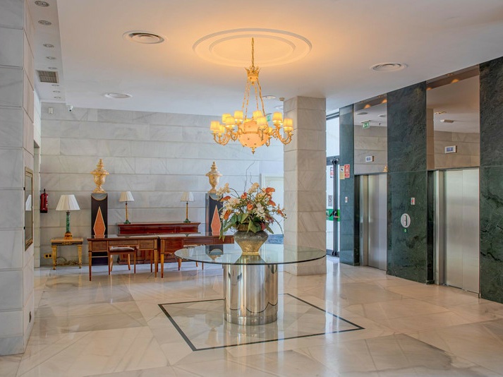 Elegant Duplex Penthouse on Marbella’s Golden Mile