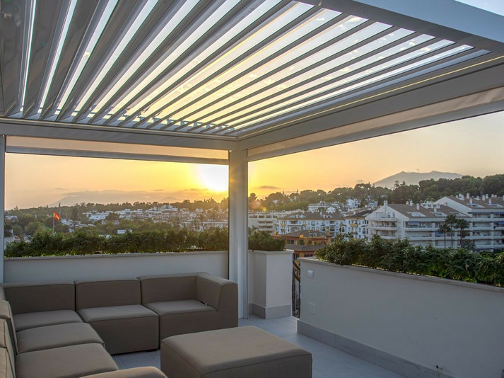 Elegant Duplex Penthouse on Marbella’s Golden Mile
