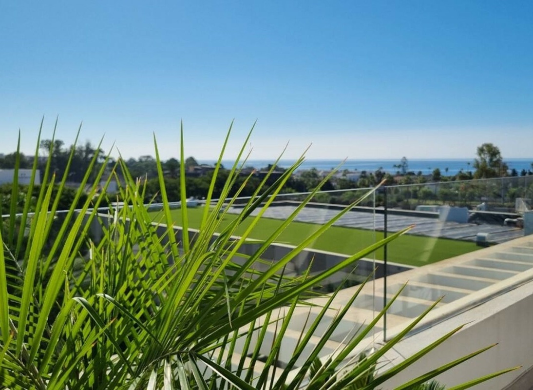 Modern Duplex Penthouse with Sea & Mountain Views Just 8 Minutes from the Beach