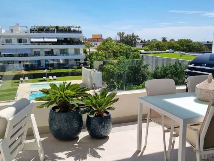 Modern Duplex Penthouse with Sea & Mountain Views Just 8 Minutes from the Beach