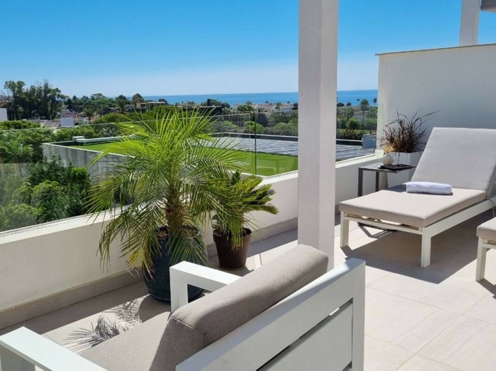 Modern Duplex Penthouse with Sea & Mountain Views Just 8 Minutes from the Beach