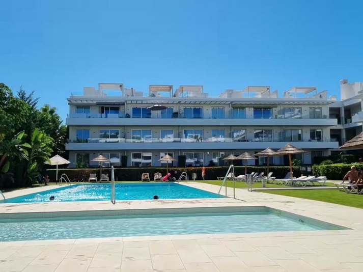 Modern Duplex Penthouse with Sea & Mountain Views Just 8 Minutes from the Beach