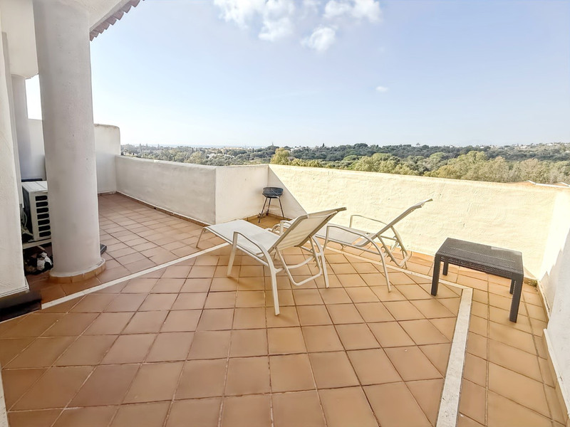 Bright Penthouse with Panoramic Views