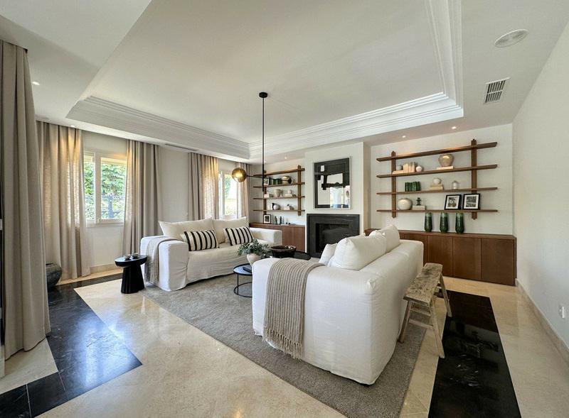 Elegant Beachside Villa with Private Pool Walk to Puerto Banús