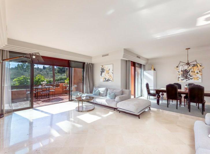 Luxury Apartment in La Alzambra Hill Club – Puerto Banús