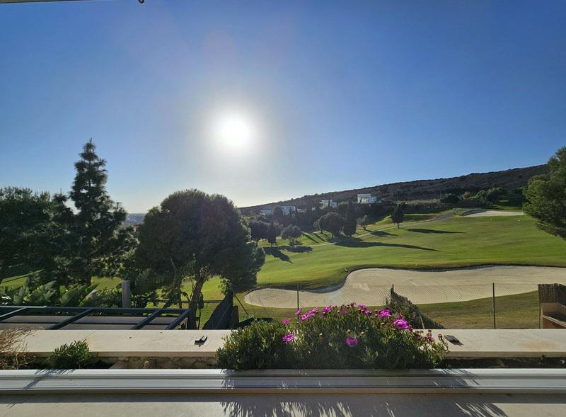 Apartment with Spectacular Views on the Frontline of Golf – Casares Costa