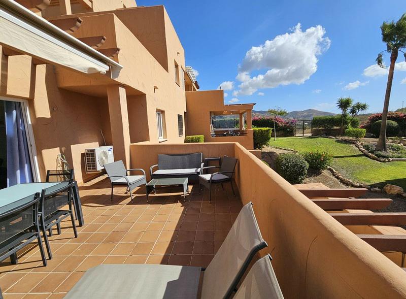 Elegant Apartment with Golf & Sea Views in Elviria – Fully Furnished and Move-In Ready