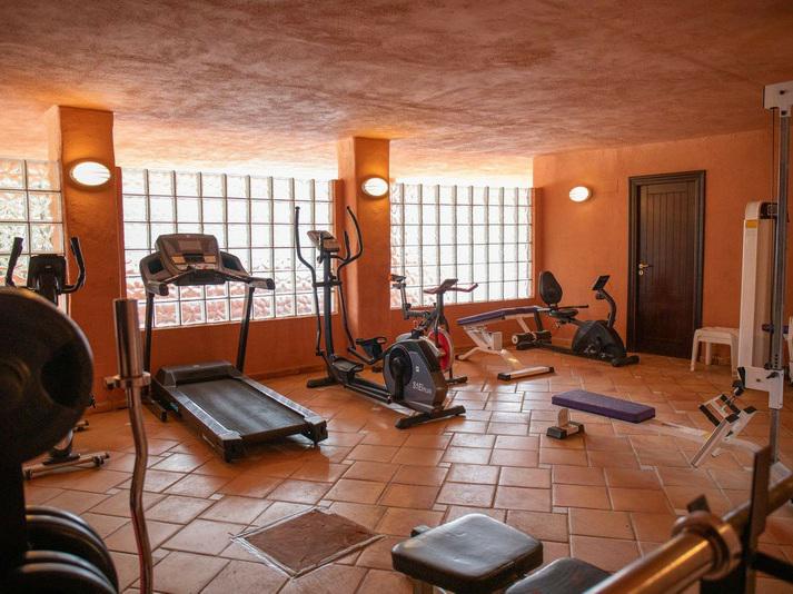 Luxury Ground Floor Apartment in Oasis de Marbella Golden Mile