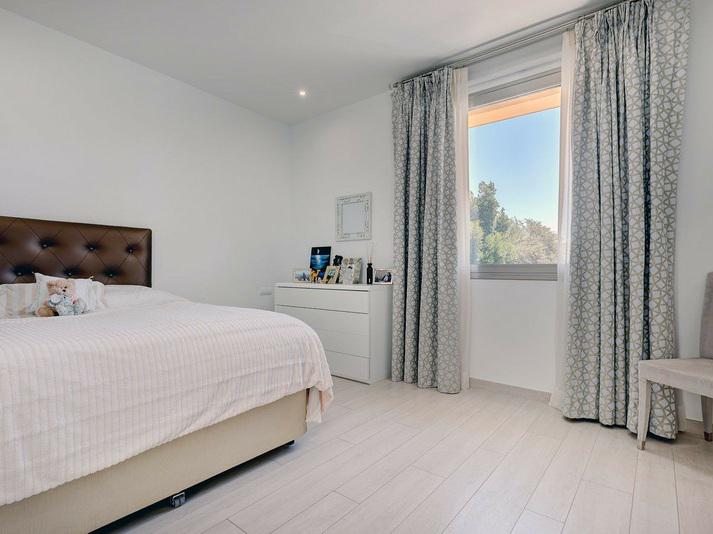 Exceptional Villa for Long-Term Rent in Sotogrande Alto Elegant, Spacious and Private