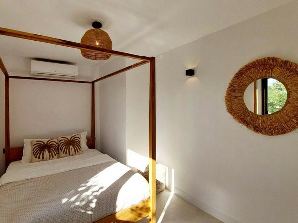 Stunning Renovated Villa with Pool and Tourist License