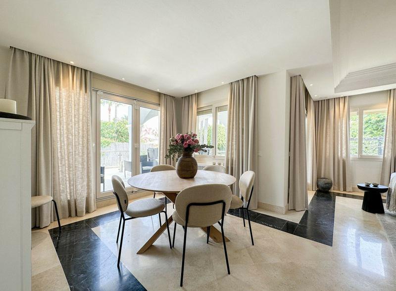 Elegant Beachside Villa with Private Pool Walk to Puerto Banús