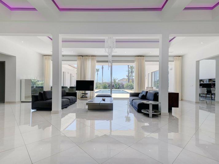Exceptional Villa for Long-Term Rent in Sotogrande Alto Elegant, Spacious and Private