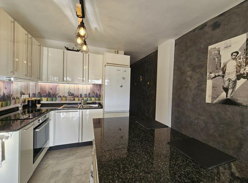 Apartment with Spectacular Views on the Frontline of Golf – Casares Costa