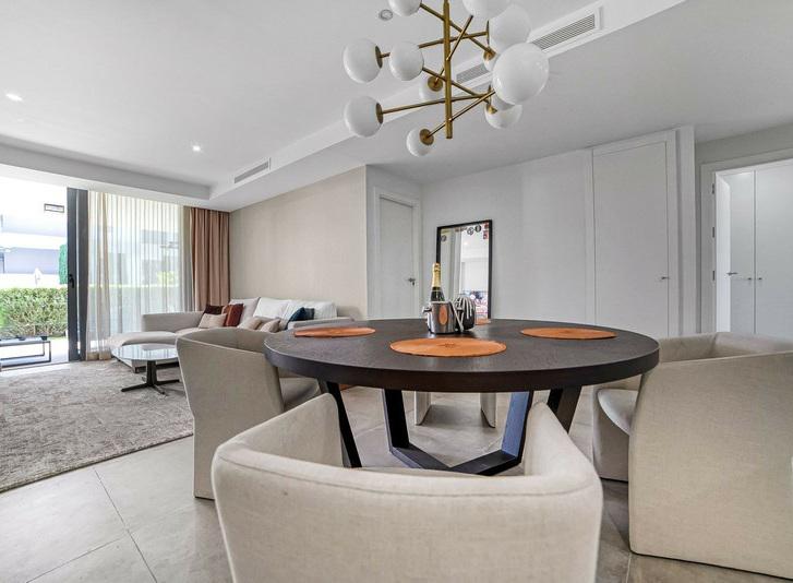 Elegant Modern Apartment with Designer Finishes in Les Résidences, Cancelada