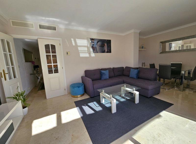Elegant Apartment with Golf & Sea Views in Elviria – Fully Furnished and Move-In Ready