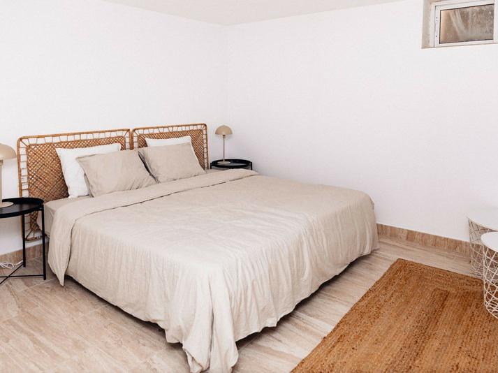 Stunning Renovated Villa with Pool and Tourist License