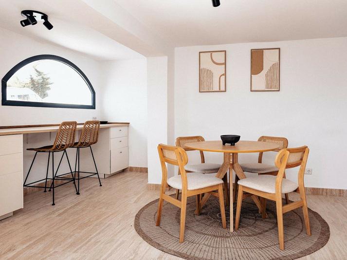 Stunning Renovated Villa with Pool and Tourist License