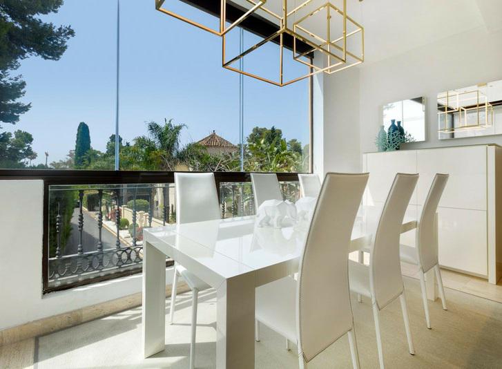 Stylish Ground Floor Apartment Steps from the Sea – Cancelada