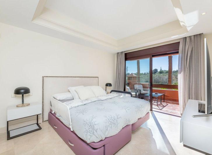Luxury Apartment in La Alzambra Hill Club – Puerto Banús