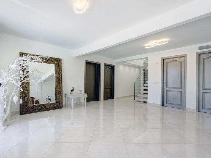 Exceptional Villa for Long-Term Rent in Sotogrande Alto Elegant, Spacious and Private