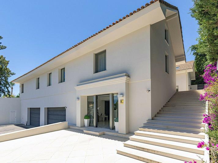 Exceptional Villa for Long-Term Rent in Sotogrande Alto Elegant, Spacious and Private