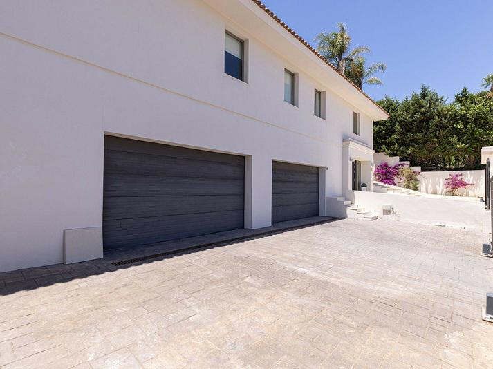 Exceptional Villa for Long-Term Rent in Sotogrande Alto Elegant, Spacious and Private