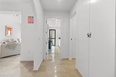 Elegant Apartment with Sea Views in Coto Real Golden Mile, Marbella