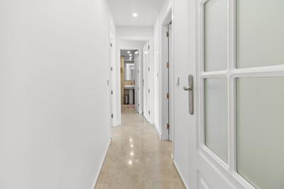 Elegant Apartment with Sea Views in Coto Real Golden Mile, Marbella