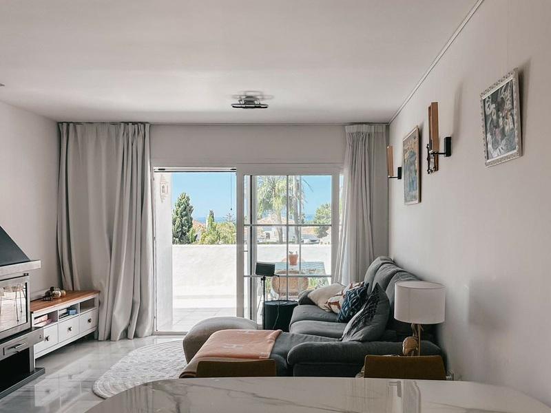 Elegant Townhouse with Terraces and Sea Views El Paraíso Alto, Estepona