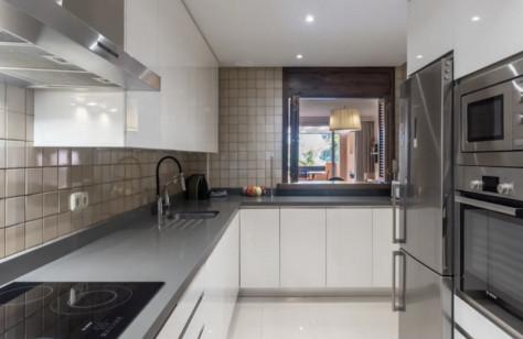 Bright Luxury Apartment for Rent in Alminar de Marbella