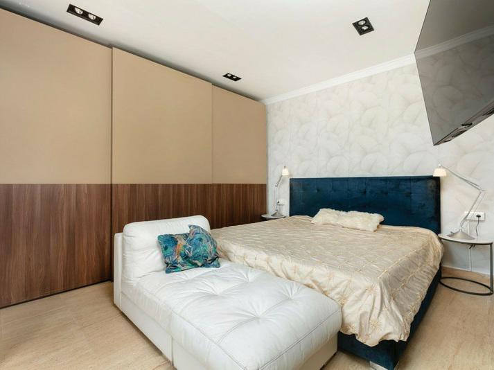 Stylish Ground Floor Apartment Steps from the Sea – Cancelada