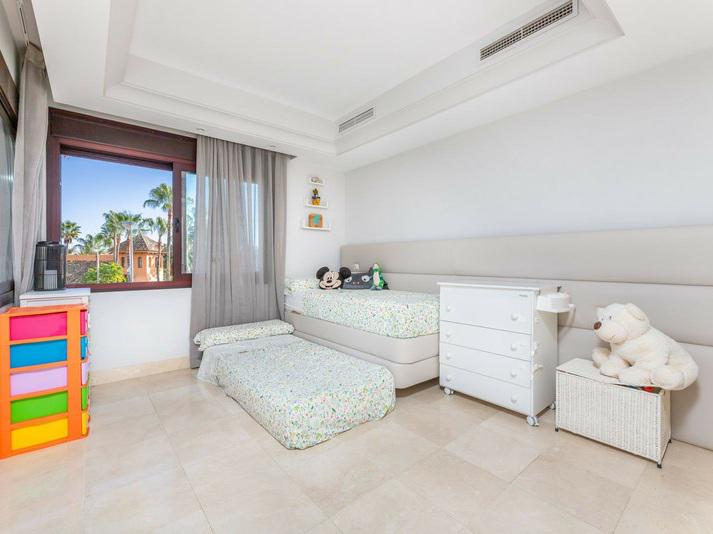 Luxury Apartment in La Alzambra Hill Club – Puerto Banús